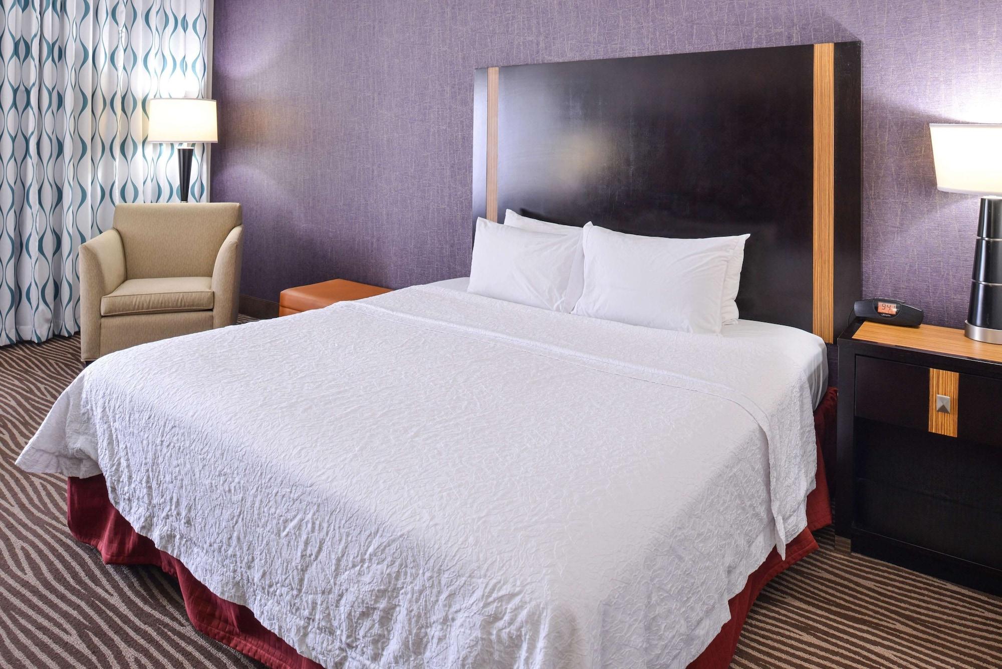 Hampton Inn Springfield Exterior photo