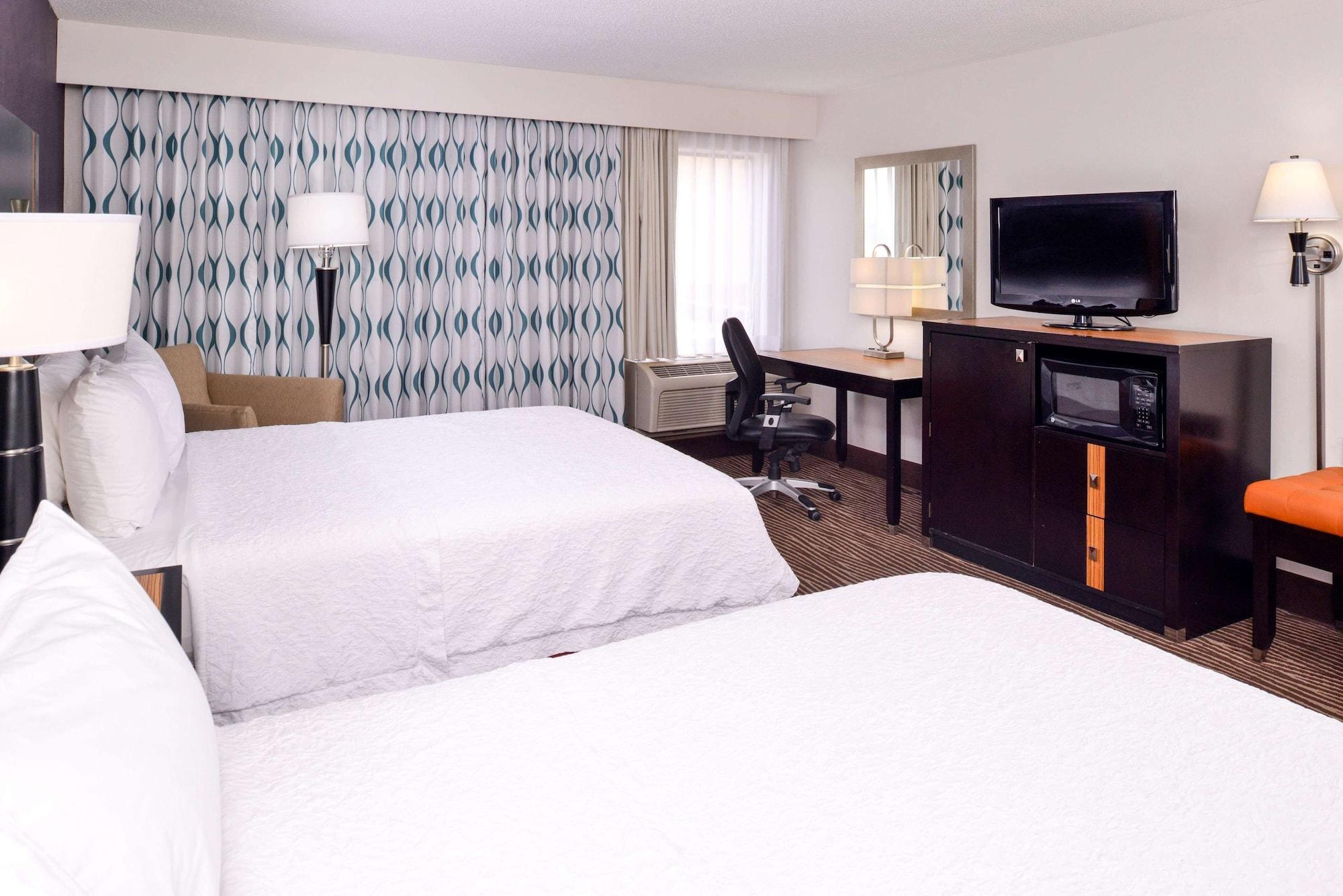 Hampton Inn Springfield Exterior photo