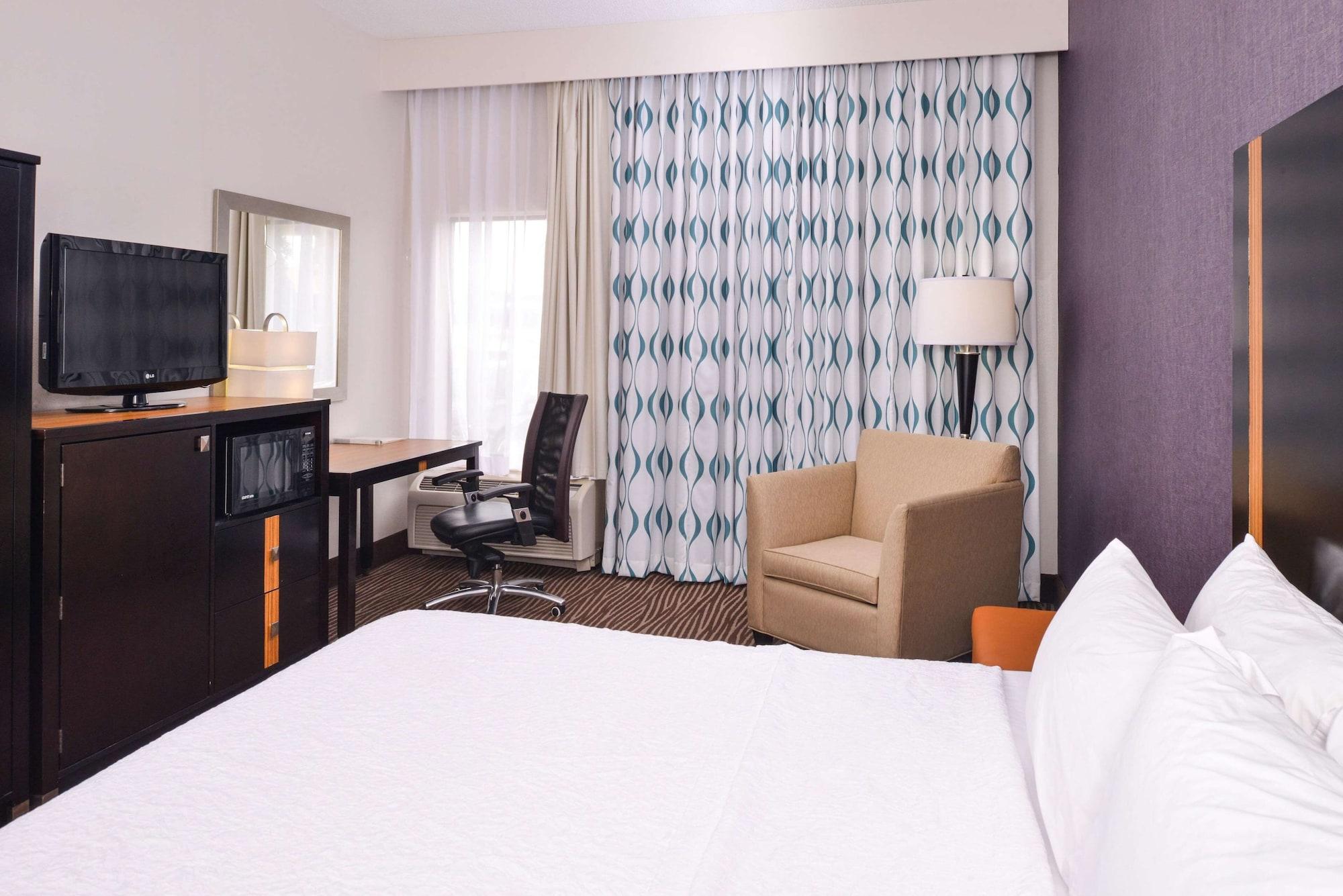Hampton Inn Springfield Exterior photo