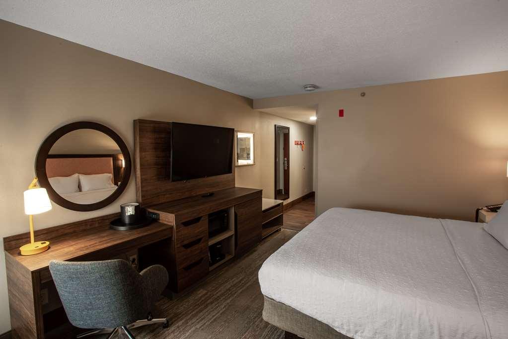 Hampton Inn Springfield Room photo