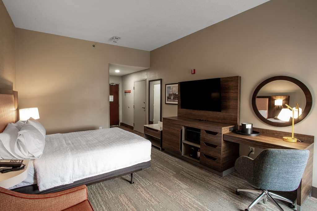 Hampton Inn Springfield Room photo