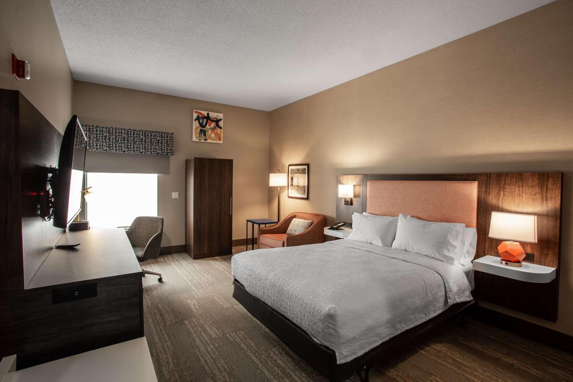 Hampton Inn Springfield Exterior photo