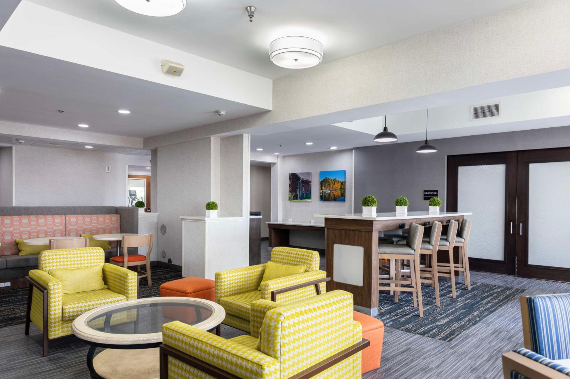 Hampton Inn Springfield Exterior photo