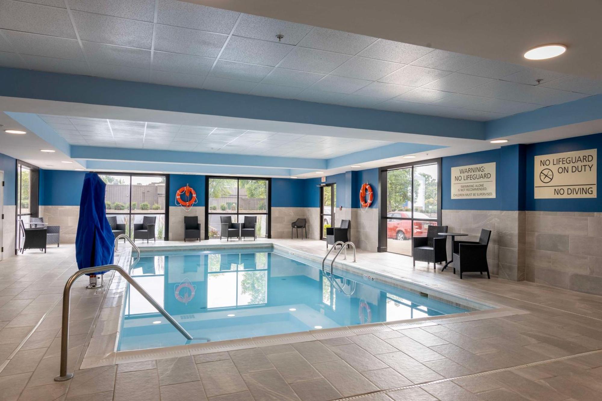 Hampton Inn Springfield Exterior photo