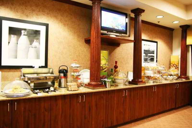 Hampton Inn Springfield Exterior photo