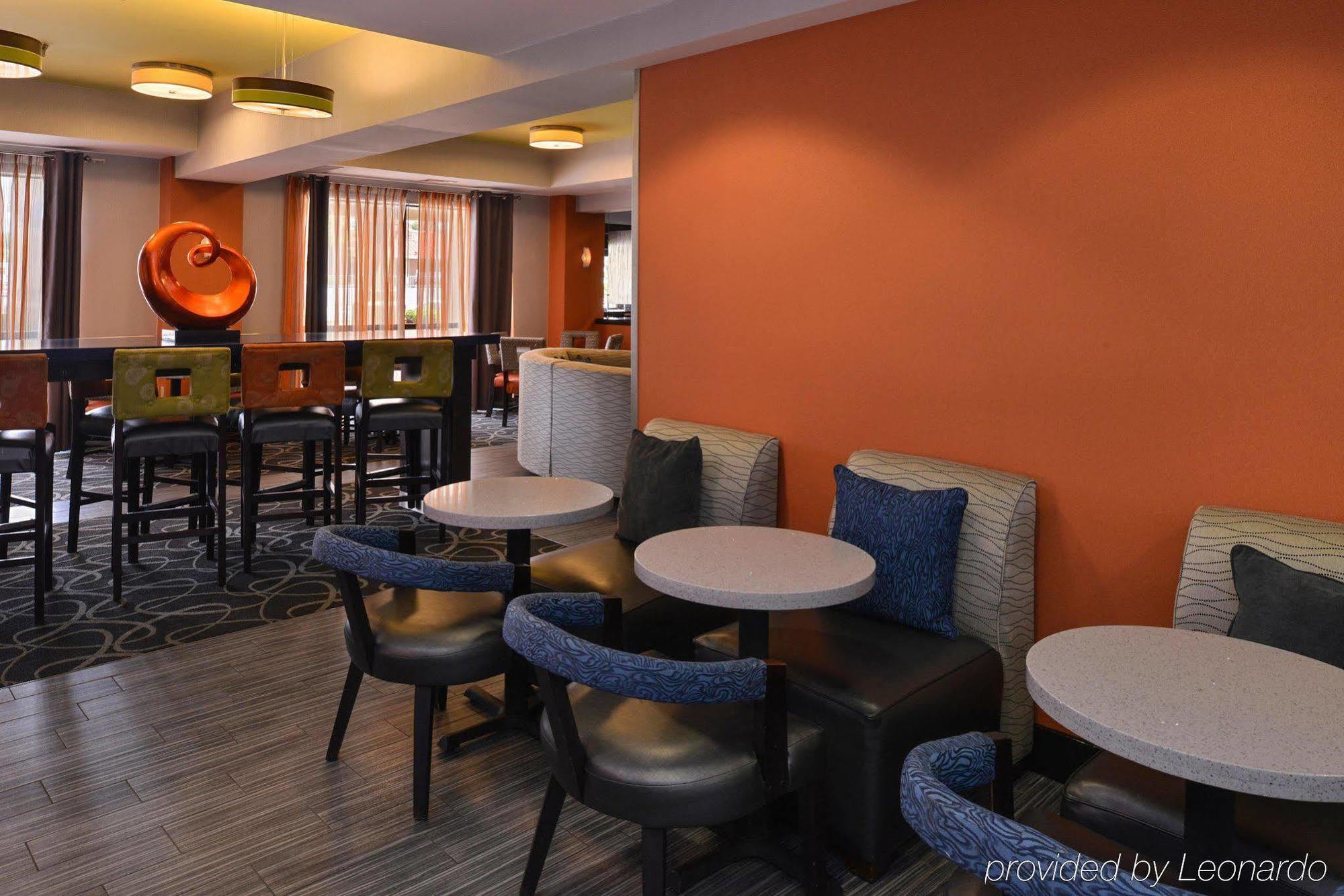 Hampton Inn Springfield Exterior photo