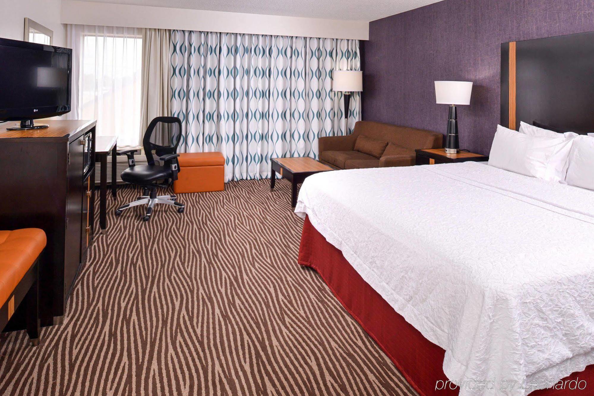 Hampton Inn Springfield Exterior photo